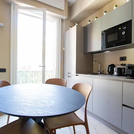 Apartment Fashion & Design District- Fancy Milan